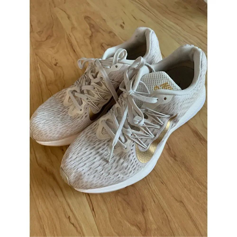 Nike sneakers size 7 white/off white winflo 5